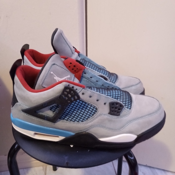 Air Jordan 4